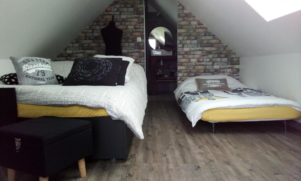 Hébergements indépendants chez l'habitant Saint-Mars-dʼOutillé Buitenkant foto