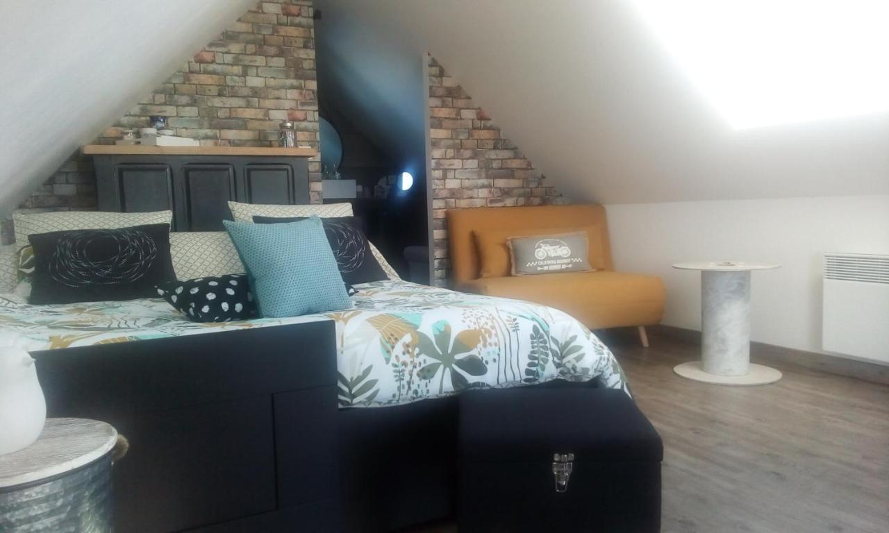 Hébergements indépendants chez l'habitant Saint-Mars-dʼOutillé Buitenkant foto
