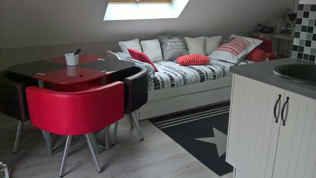 Hébergements indépendants chez l'habitant Saint-Mars-dʼOutillé Buitenkant foto