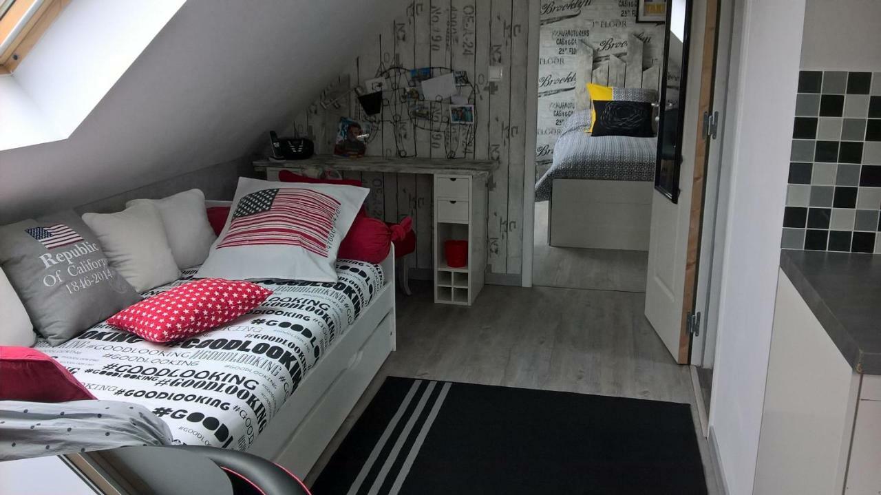 Hébergements indépendants chez l'habitant Saint-Mars-dʼOutillé Buitenkant foto